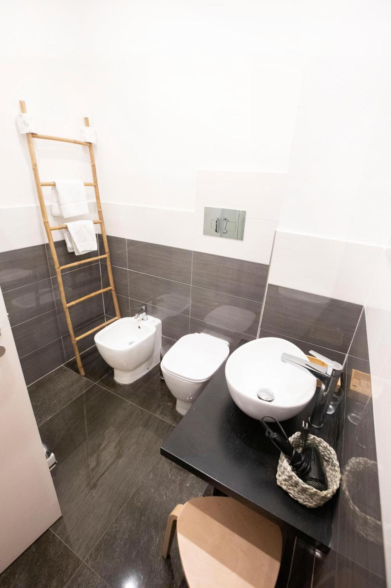 Hall Inn B&B In Chiostro 那不勒斯 外观 照片